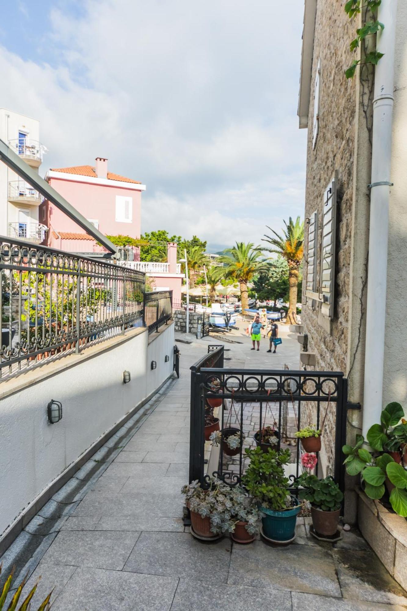 Apartments Franicevic Petrovac Dış mekan fotoğraf