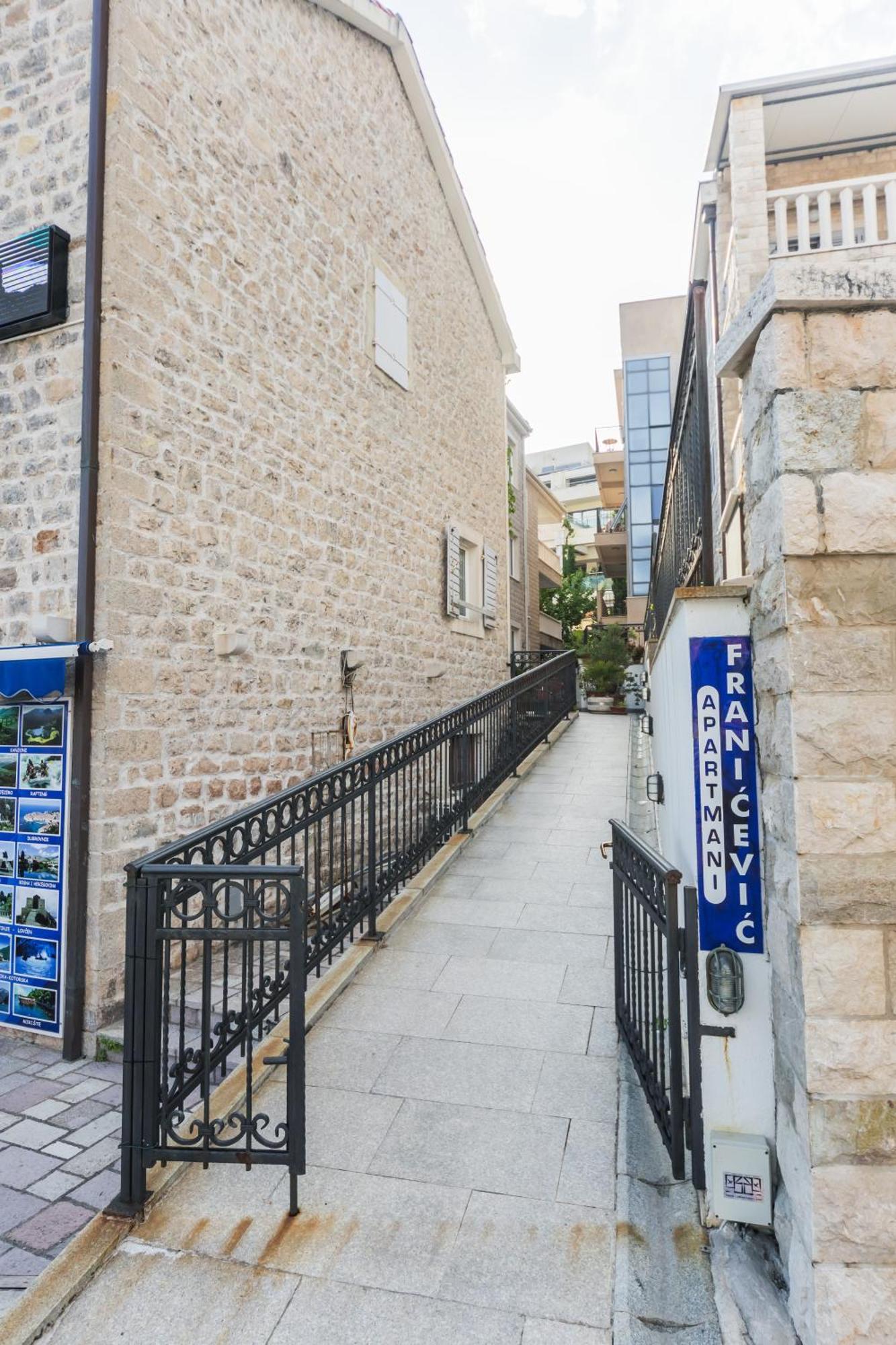 Apartments Franicevic Petrovac Dış mekan fotoğraf